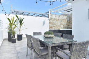 Lovely 3-Bedroom Penthouse with private hot tub